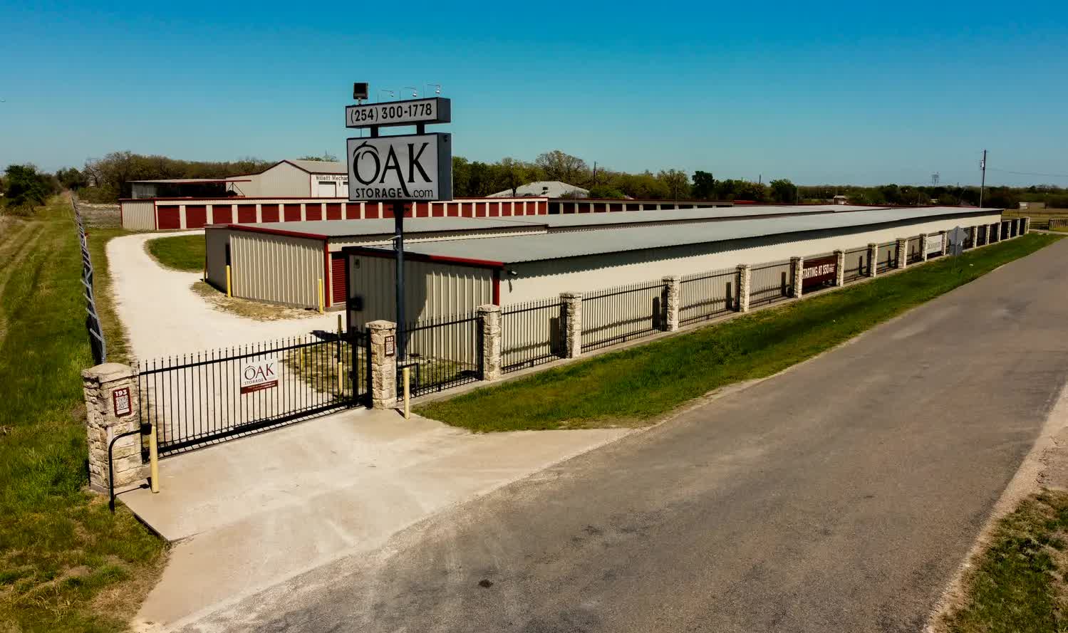 Oak Storage gated drive-up facility at 193 E Hilltop Ln, Elm Mott, TX